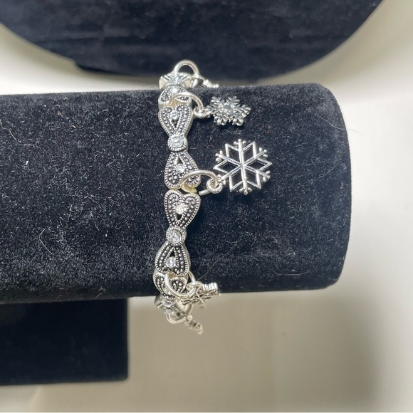 Silver Snowflake Stretch Charm Bracelet - Picture 4 of 7
